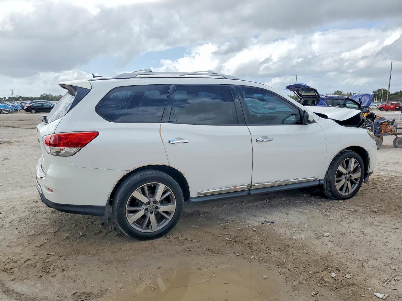 2013 NISSAN PATHFINDER