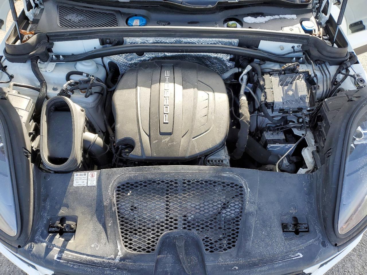 2021 PORSCHE Macan