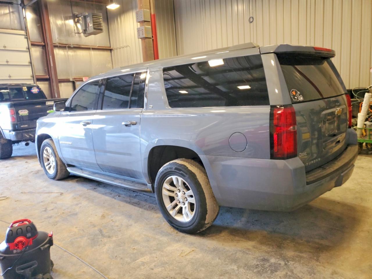 2016 CHEVROLET Suburban