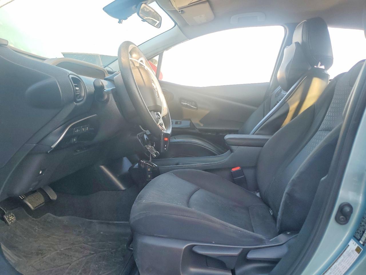 2017 TOYOTA PRIUS