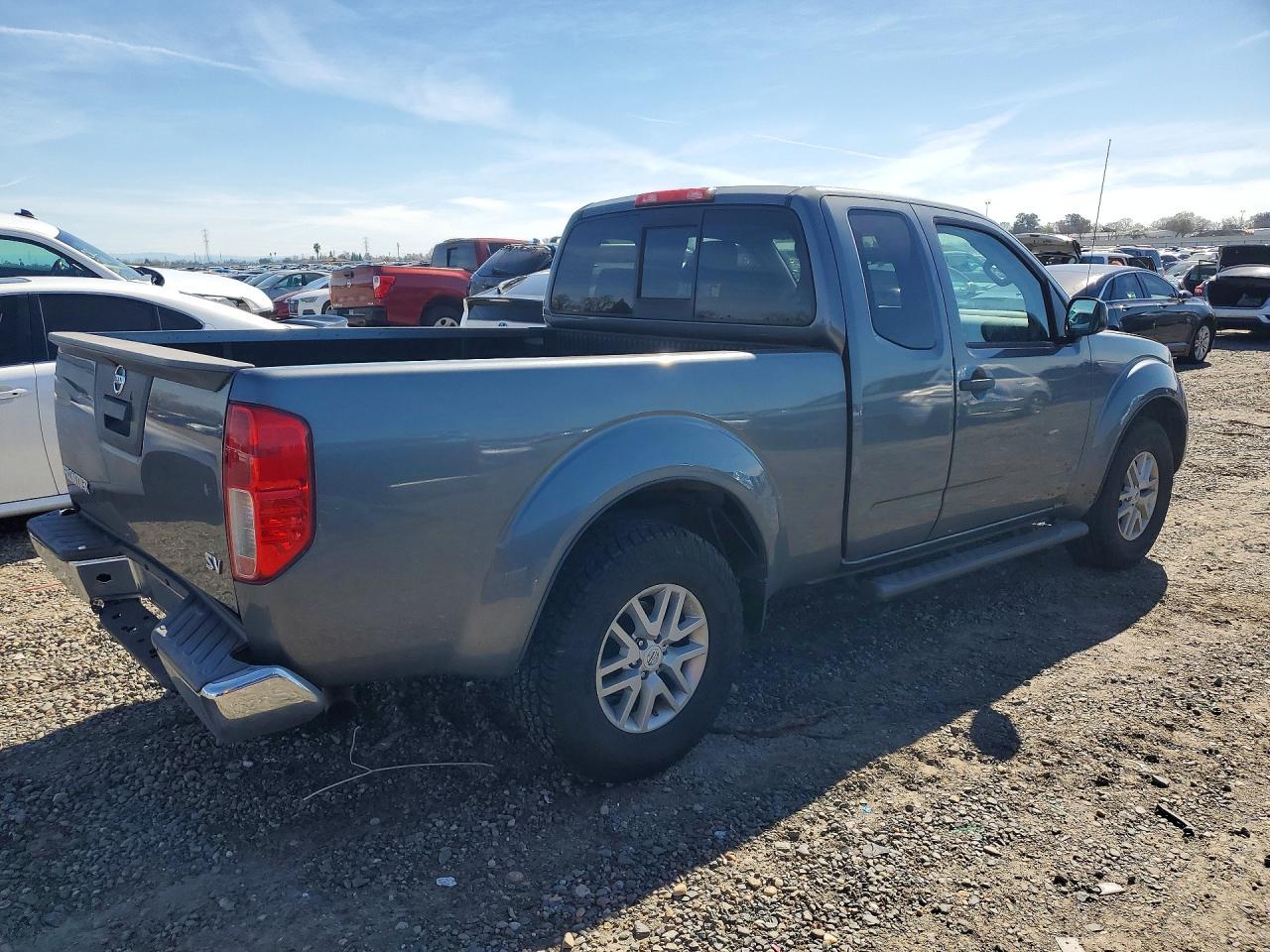 2017 NISSAN Frontier