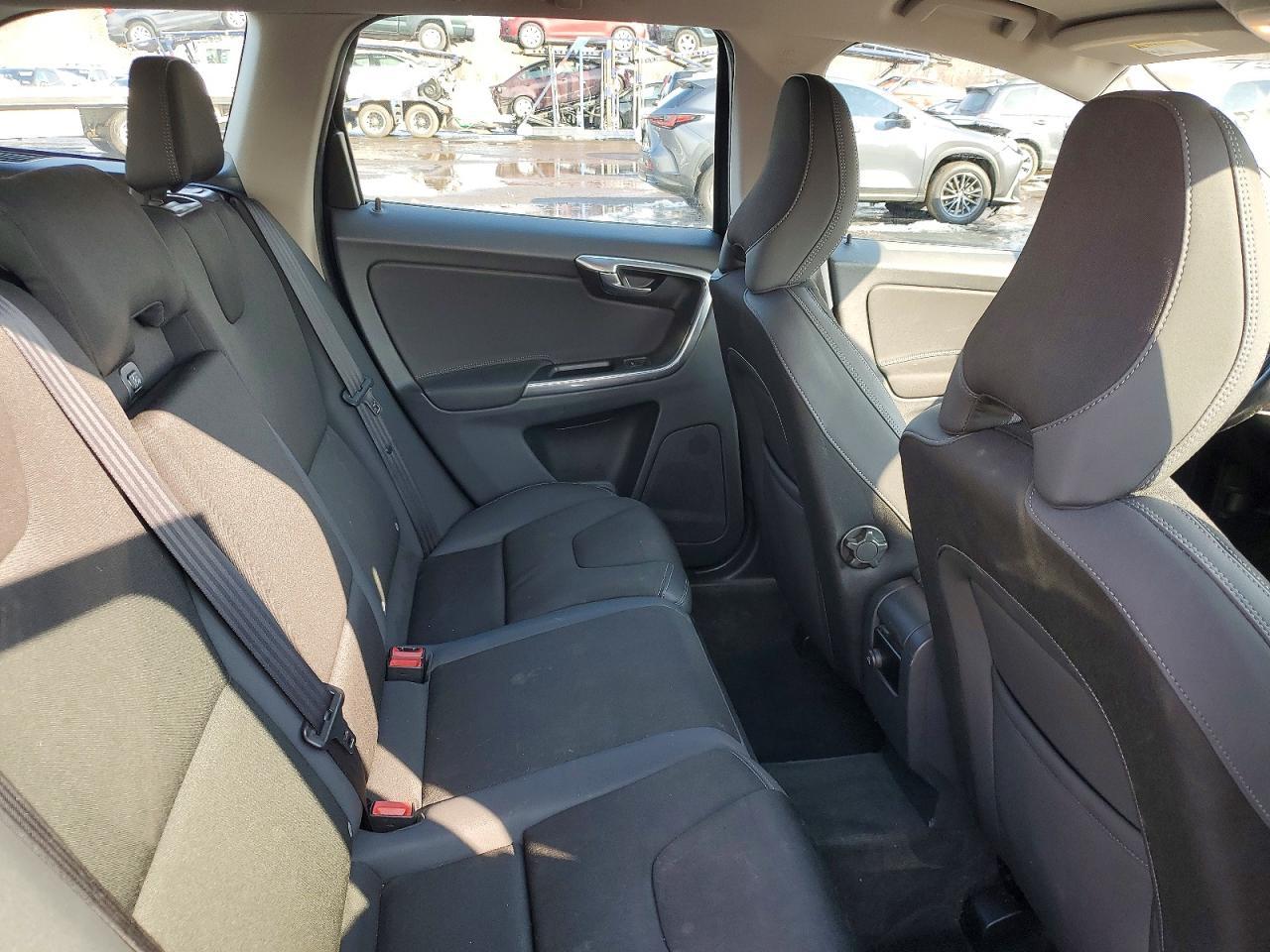 2015 VOLVO XC60