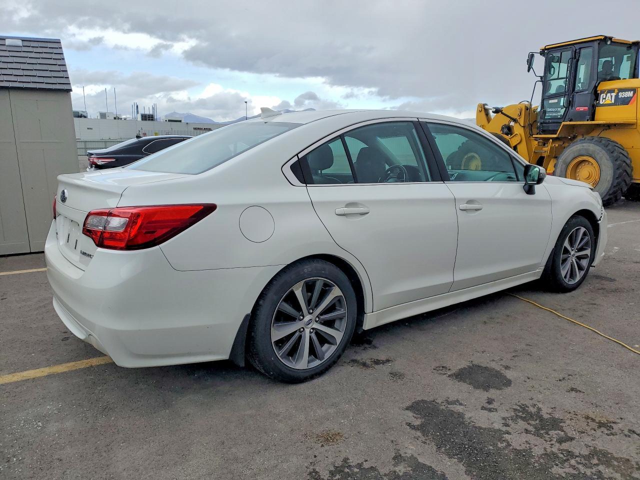 2016 SUBARU Legacy