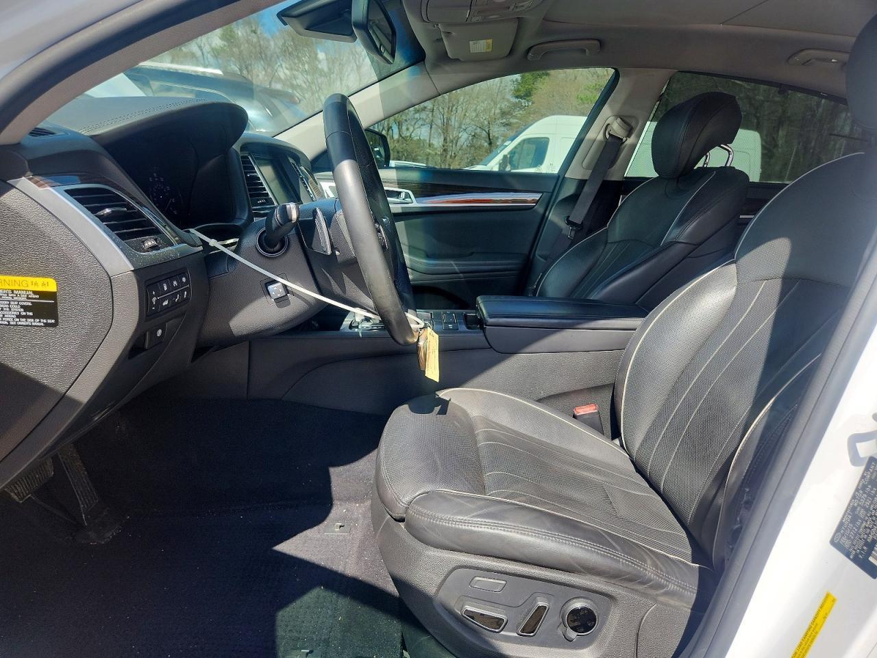 2015 HYUNDAI GENESIS