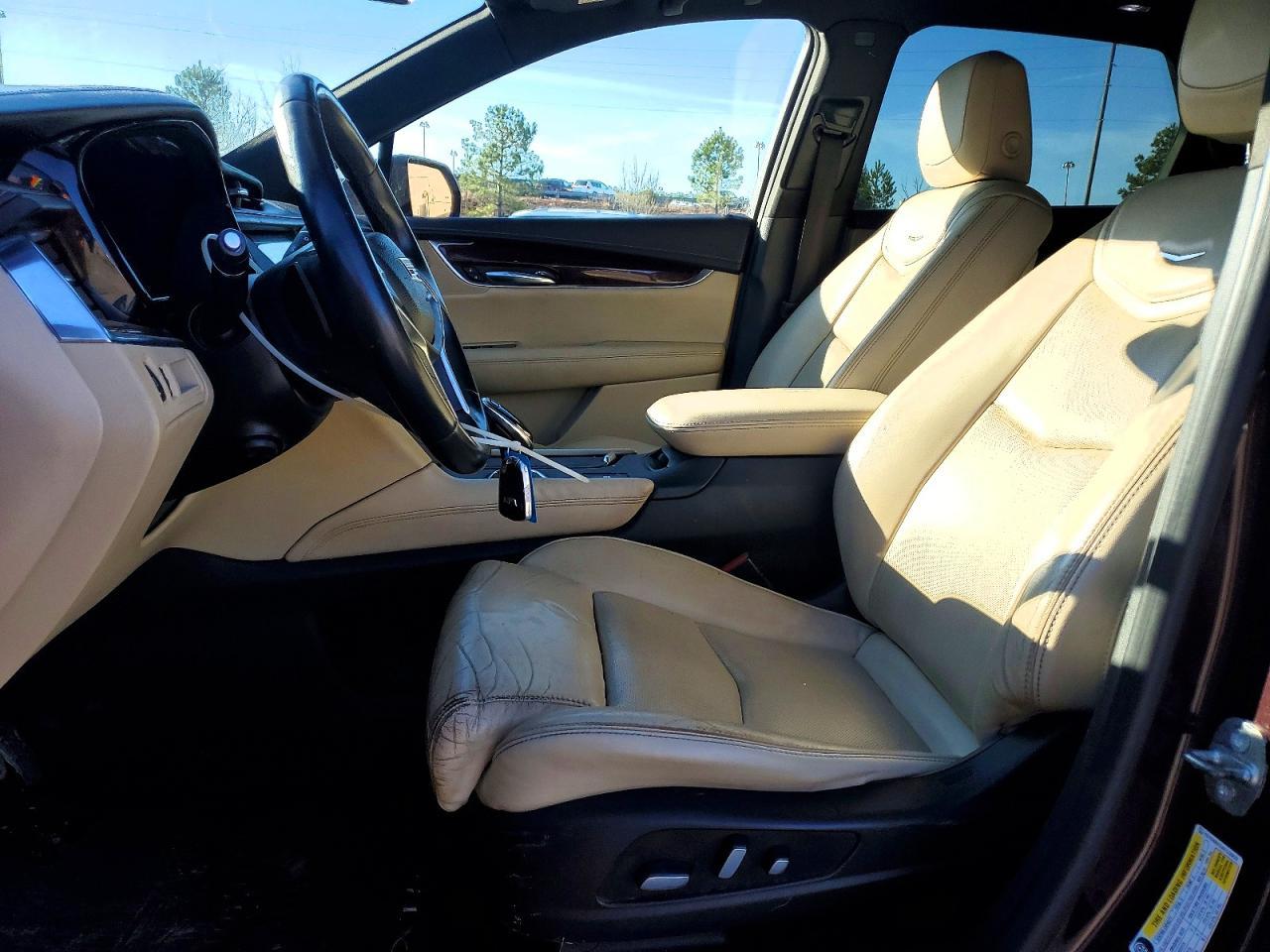 2017 CADILLAC XT5