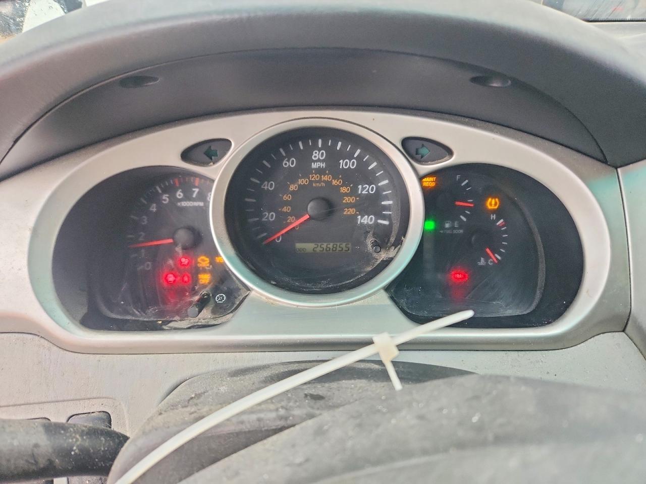 2004 TOYOTA HIGHLANDER
