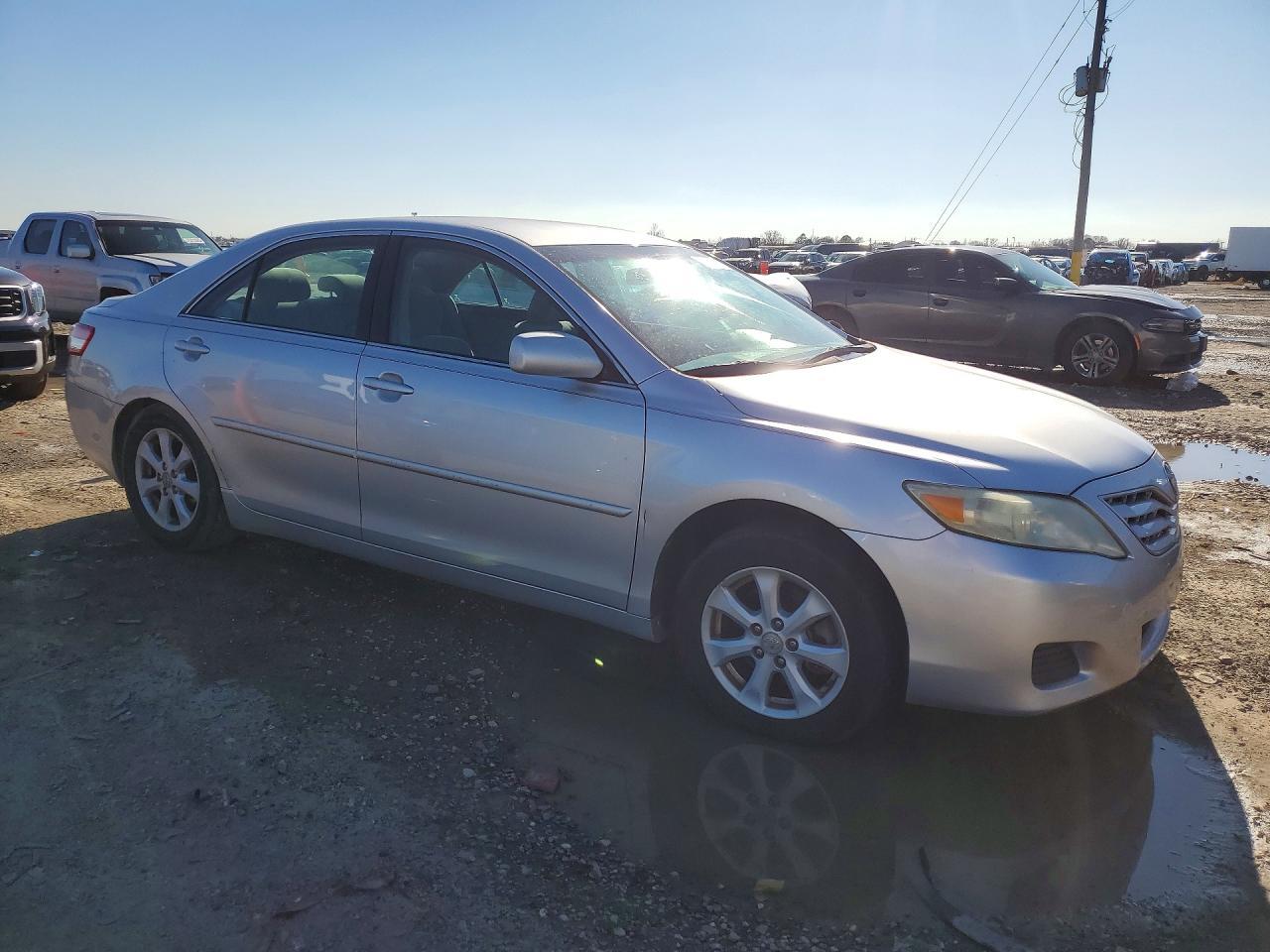 2011 TOYOTA CAMRY