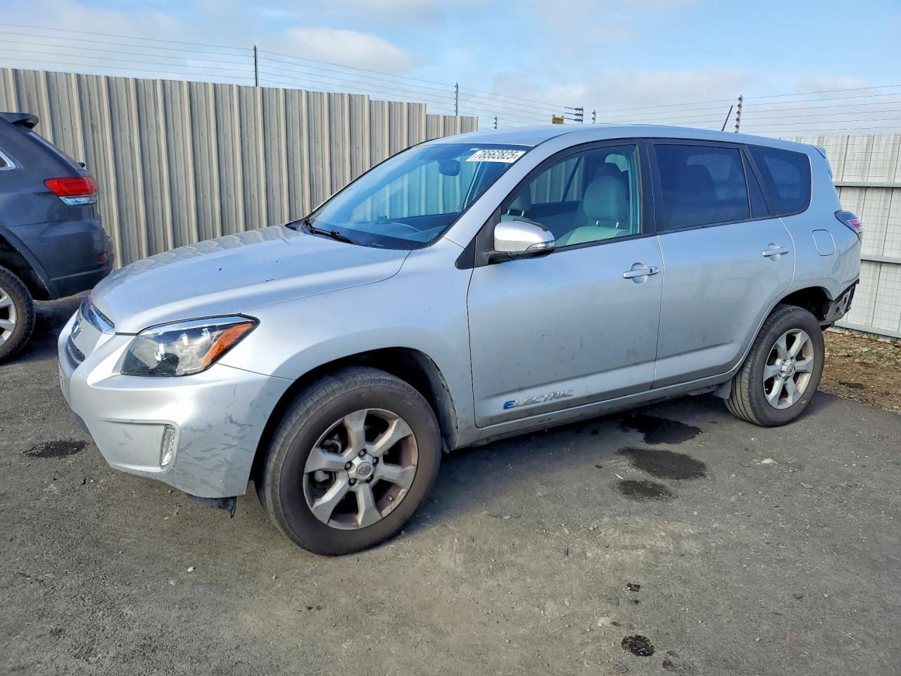 2014 TOYOTA RAV4