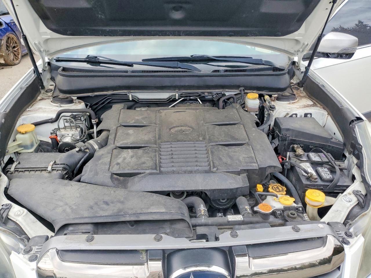2013 SUBARU Outback