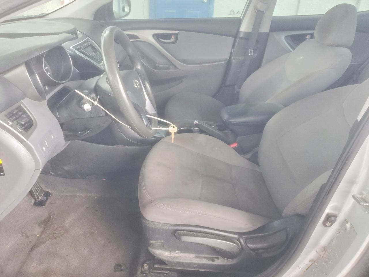 2012 HYUNDAI ELANTRA