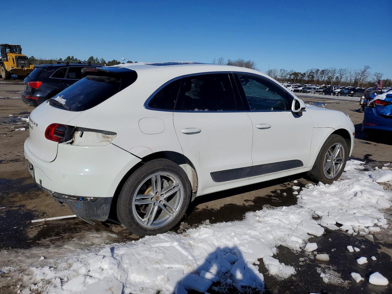 2015 PORSCHE Macan