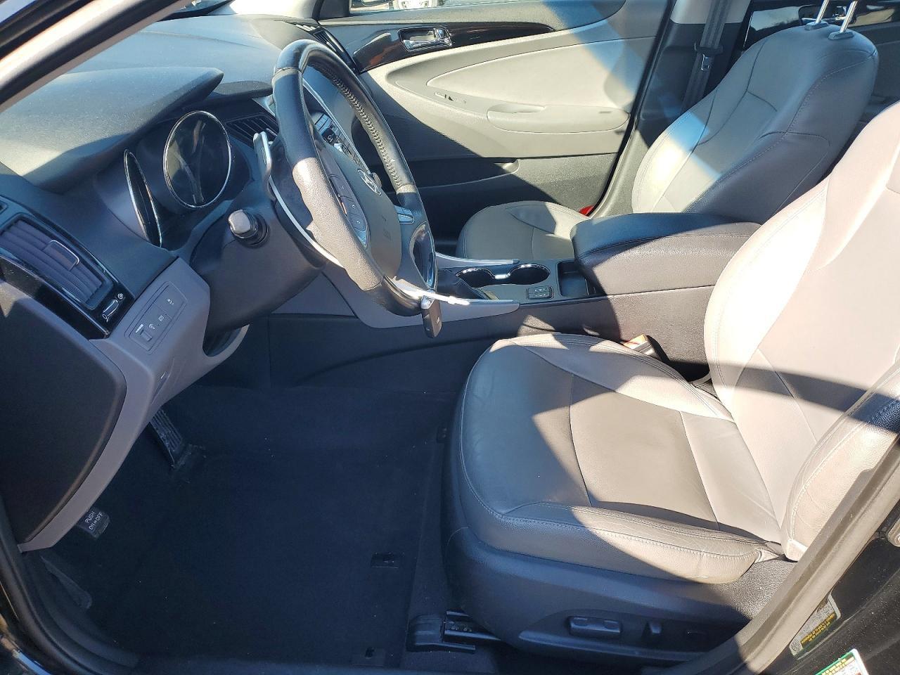 2011 HYUNDAI SONATA