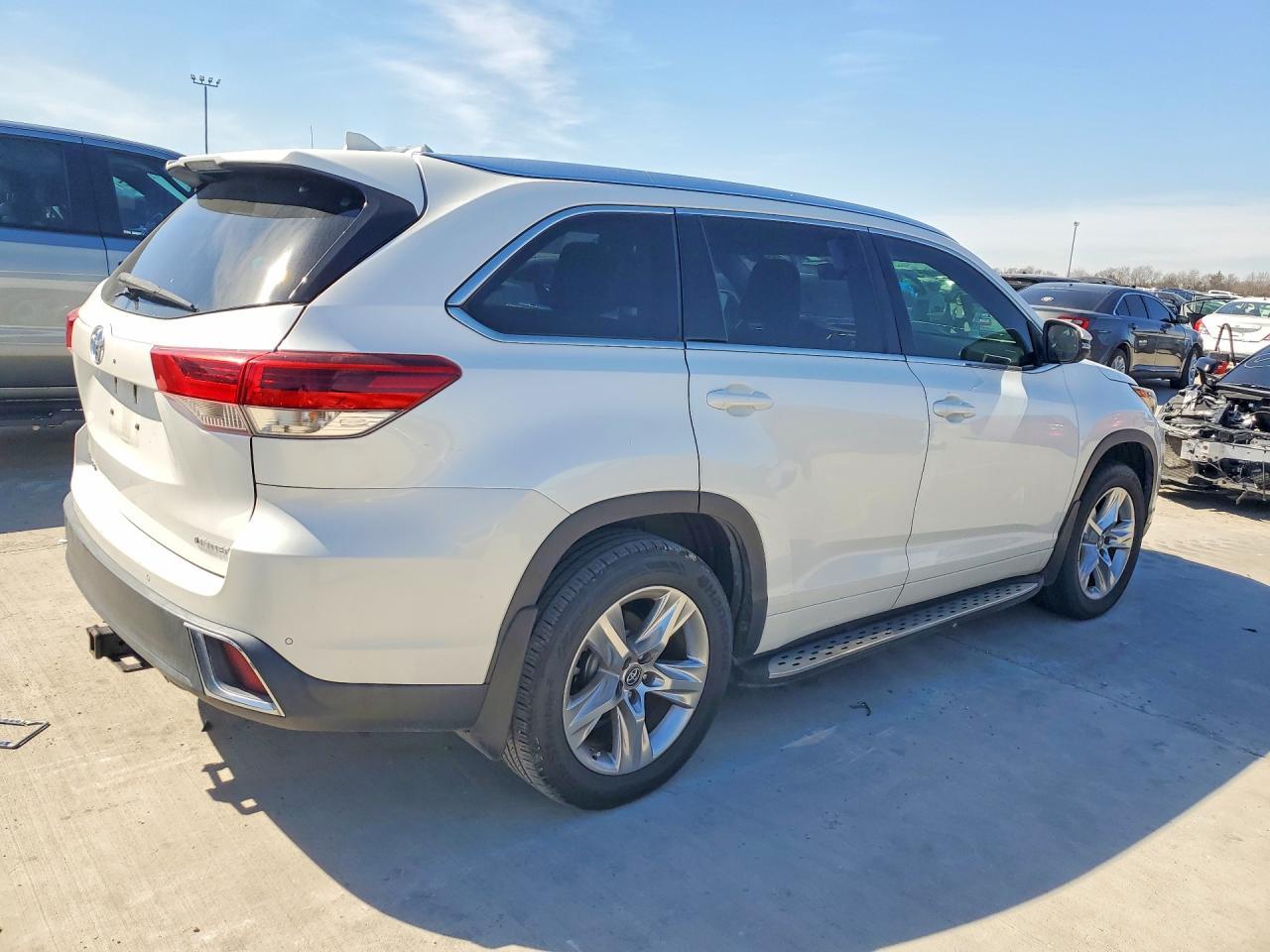 2017 TOYOTA HIGHLANDER