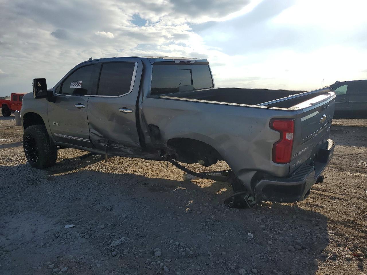 2024 CHEVROLET Silverado