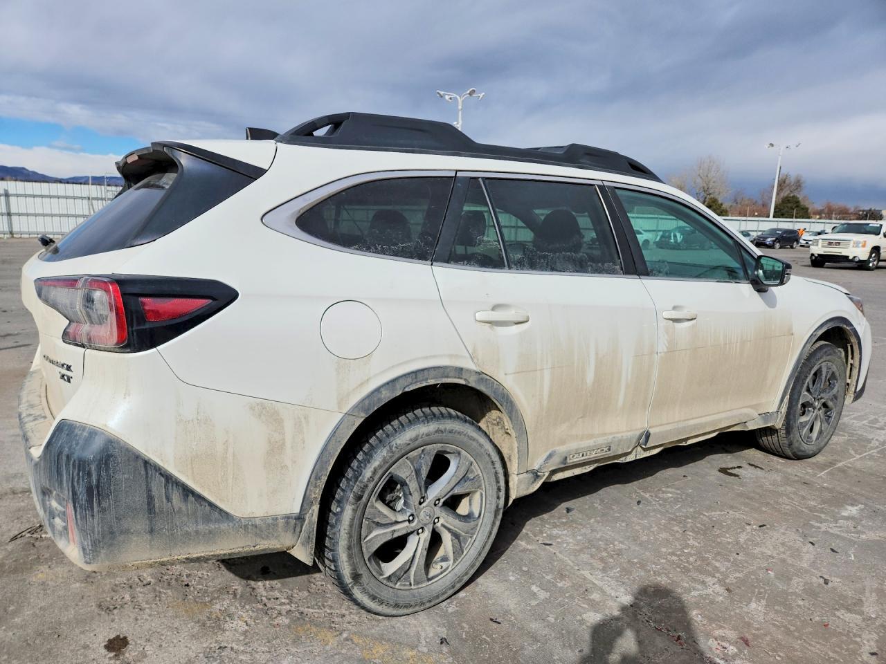 2020 SUBARU Outback
