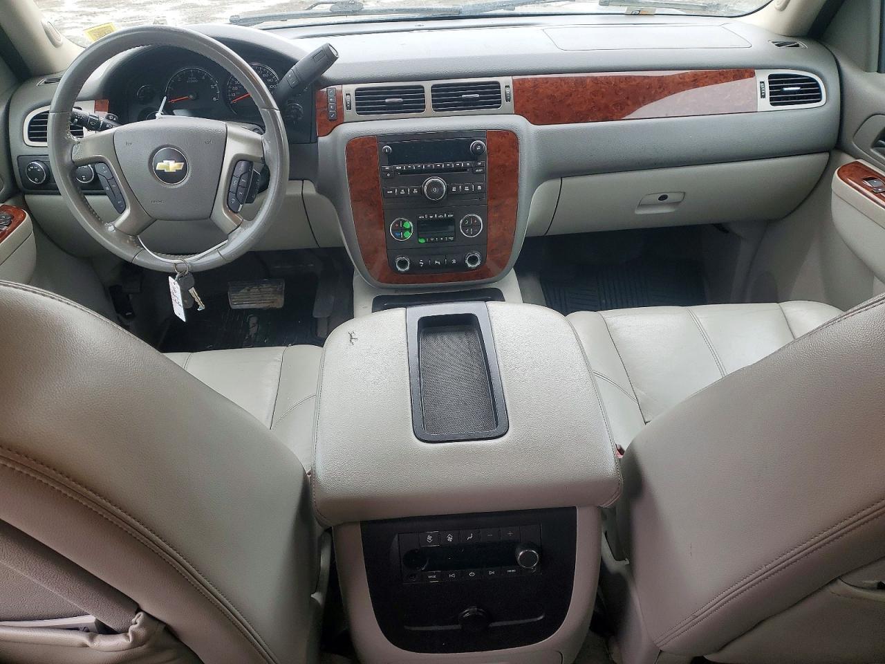 2011 CHEVROLET Suburban