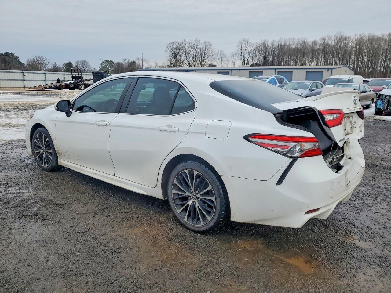 2018 TOYOTA CAMRY