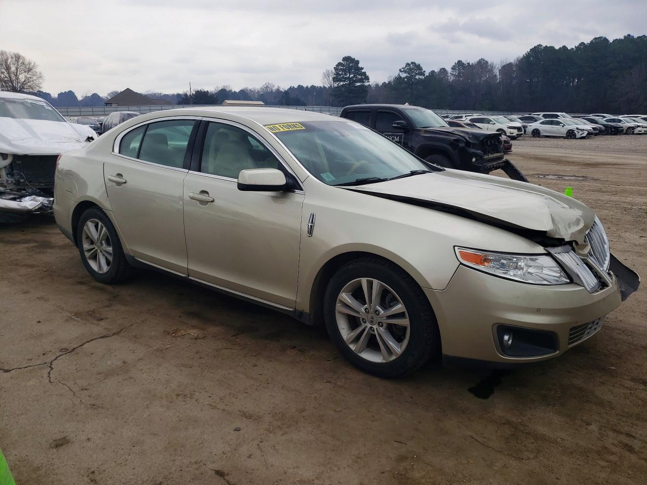 2010 LINCOLN MKS