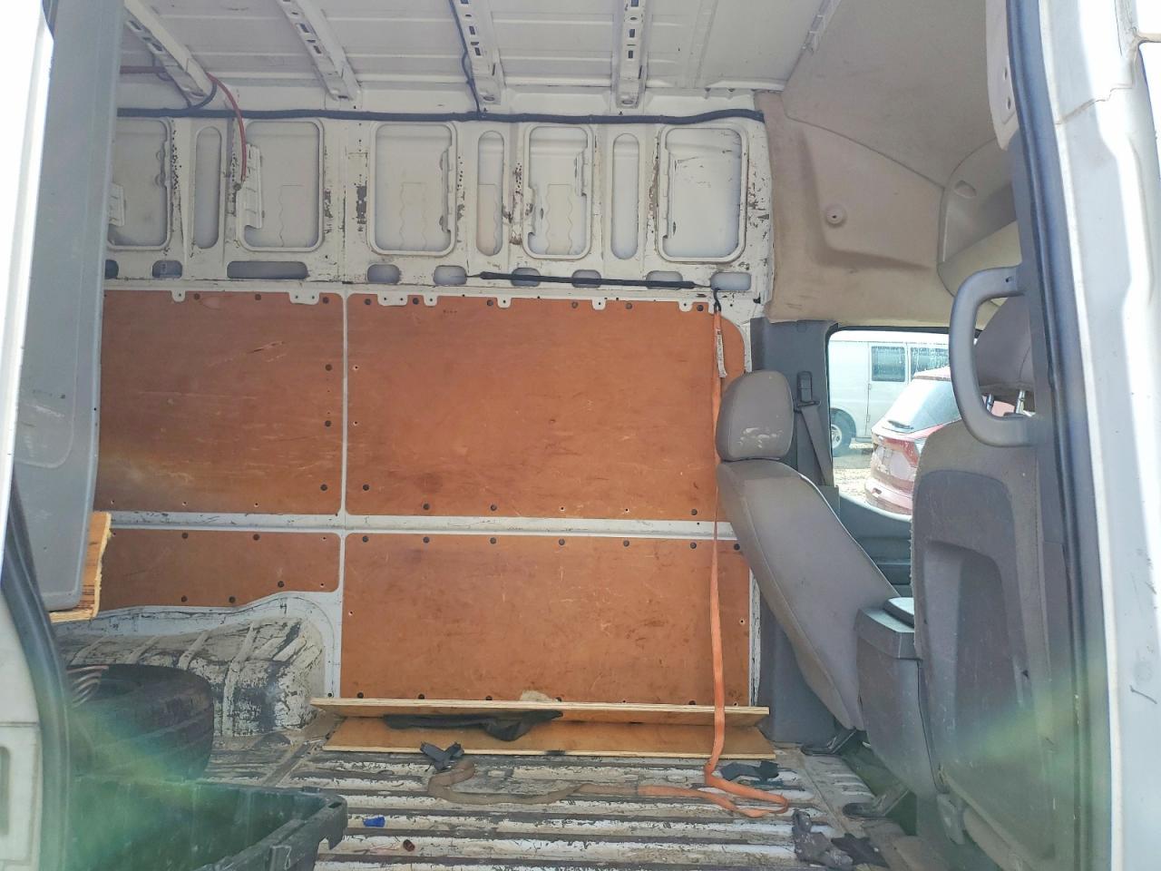 2016 NISSAN NV 2500