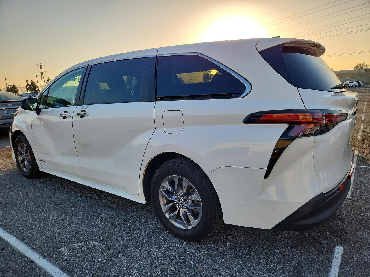 2021 TOYOTA SIENNA