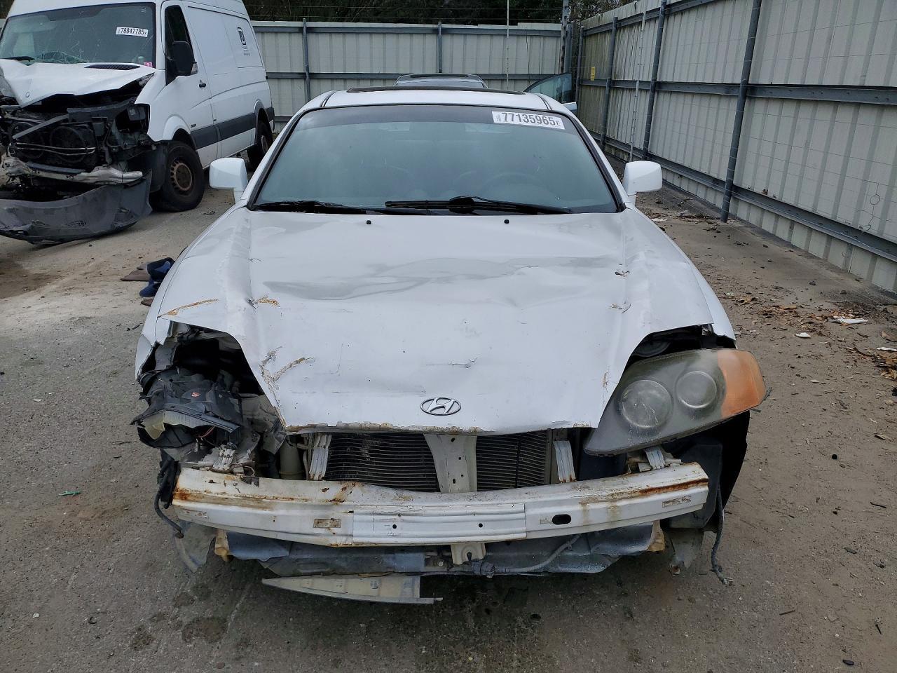 2003 HYUNDAI Tiburon