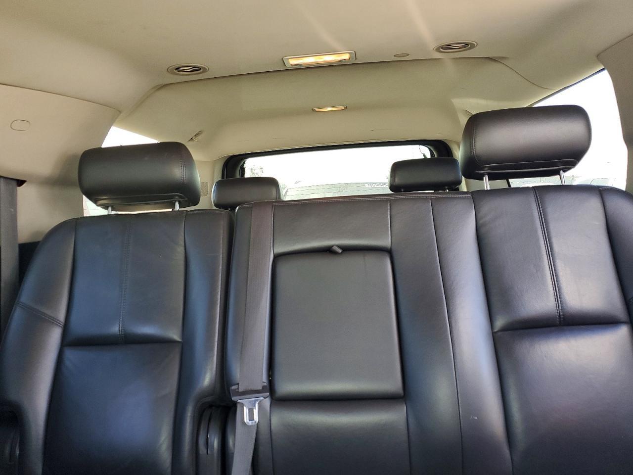 2010 CHEVROLET Suburban