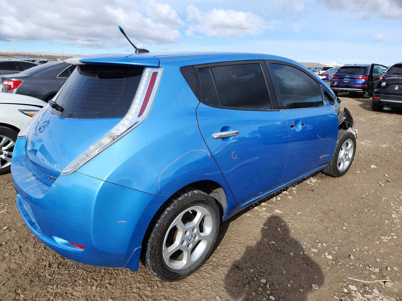 2013 NISSAN LEAF