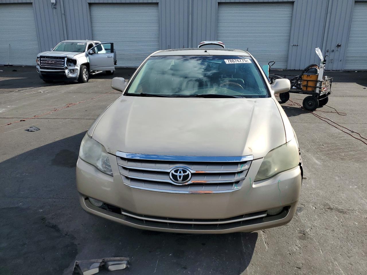 2006 TOYOTA Avalon