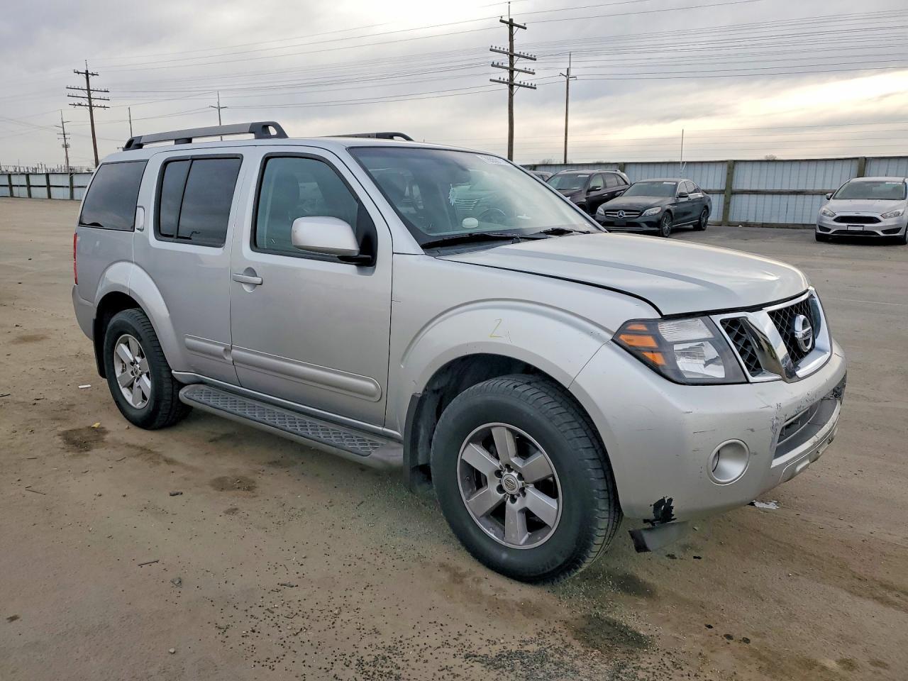 2011 NISSAN PATHFINDER