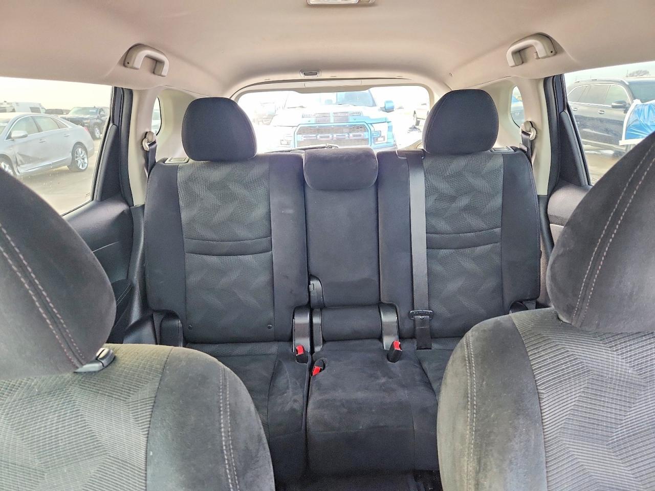 2015 NISSAN ROGUE