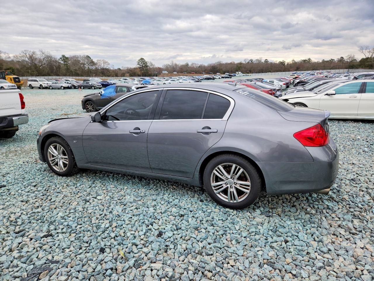 2015 INFINITI Q40