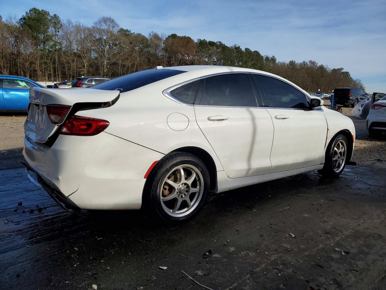 2015 CHRYSLER 200