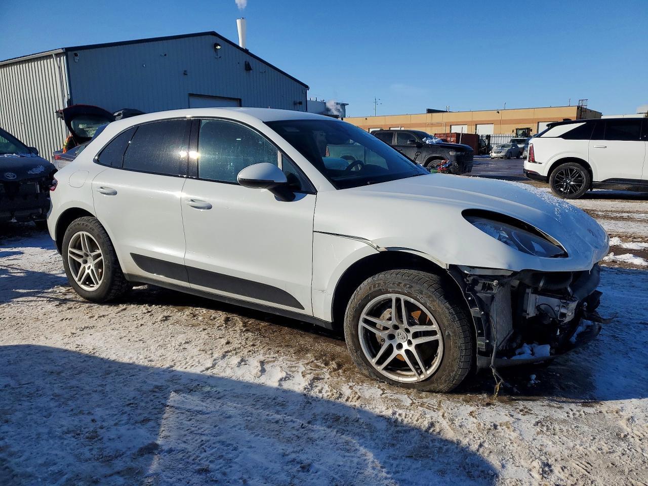 2017 PORSCHE Macan