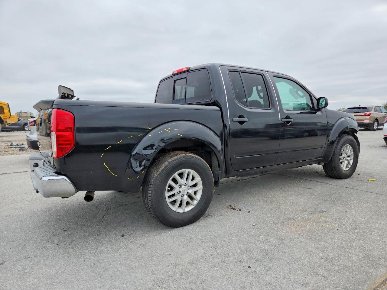 2015 NISSAN Frontier