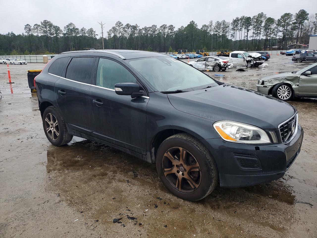 2011 VOLVO XC60