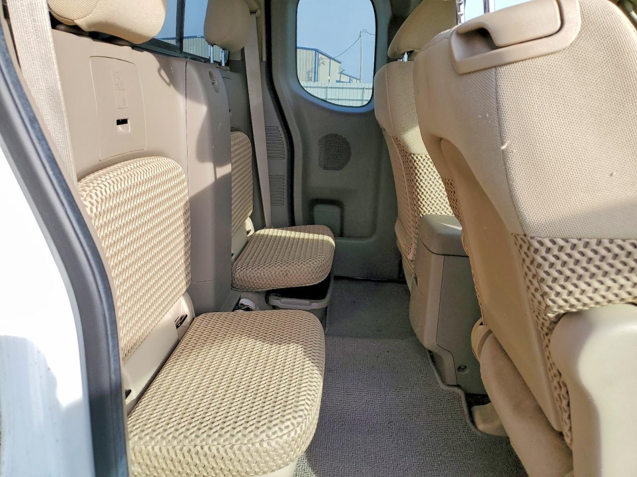 2011 NISSAN Frontier