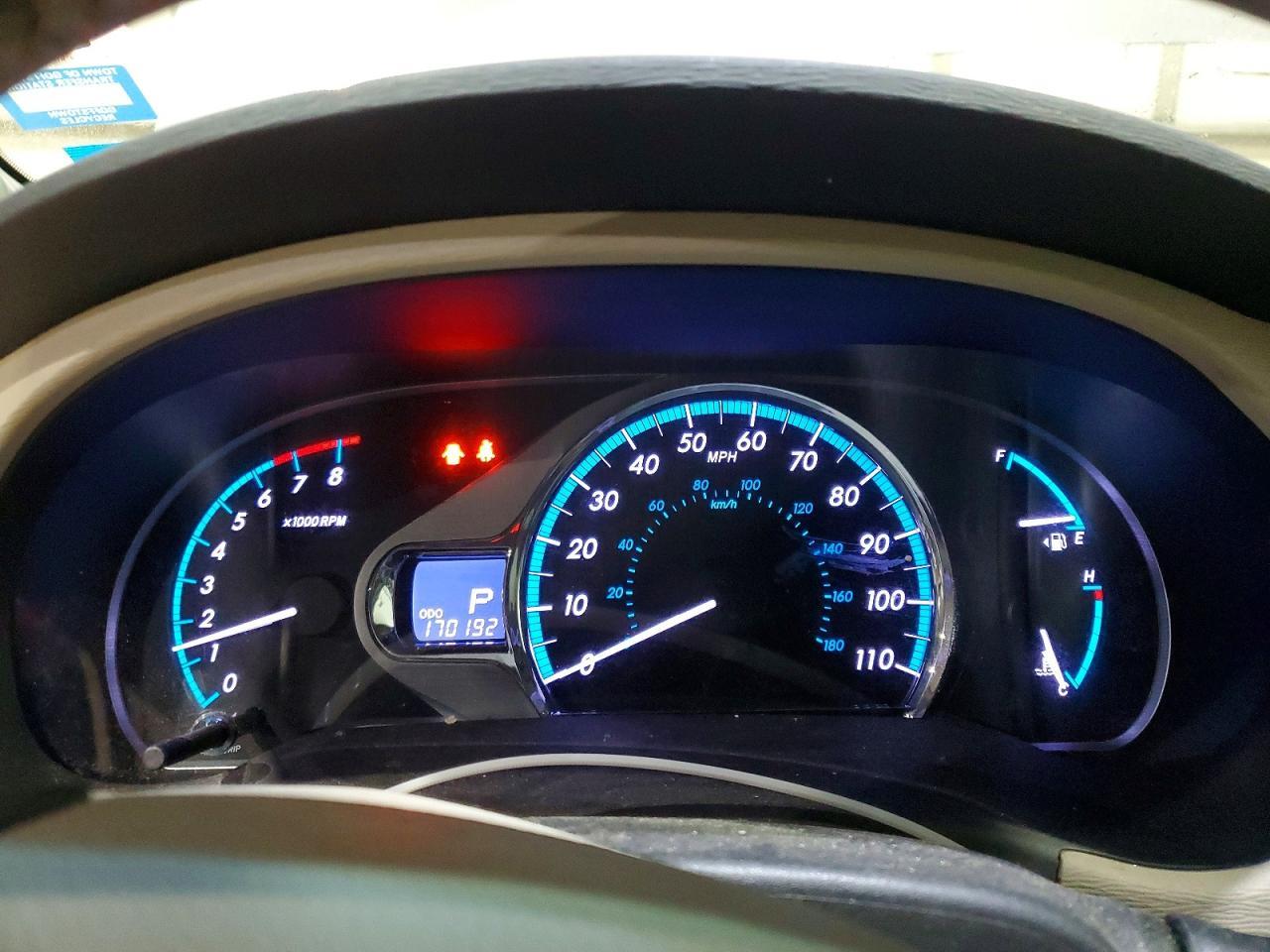 2011 TOYOTA SIENNA