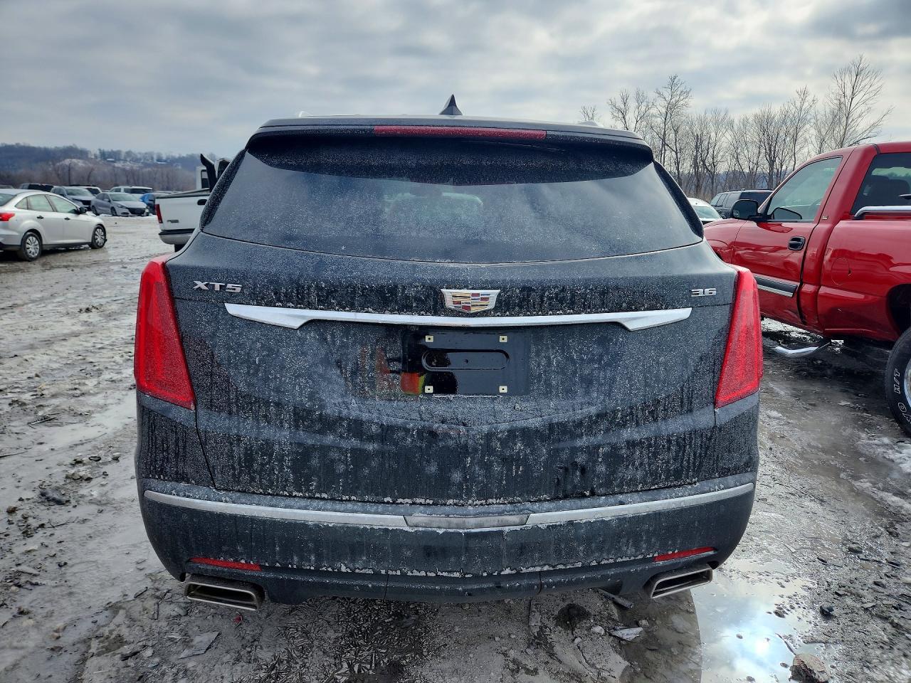 2017 CADILLAC XT5