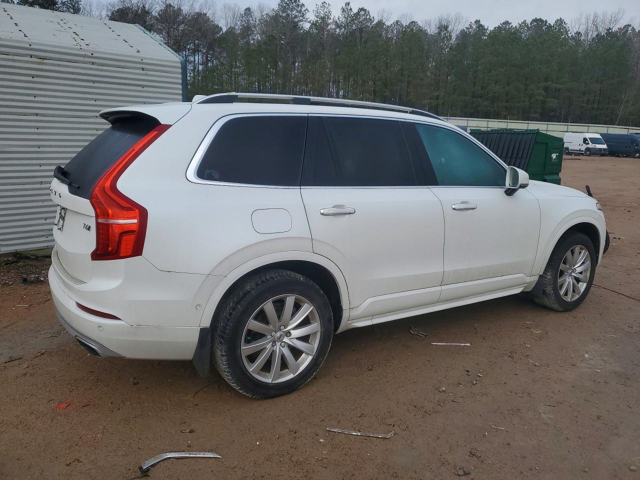 2016 VOLVO XC90