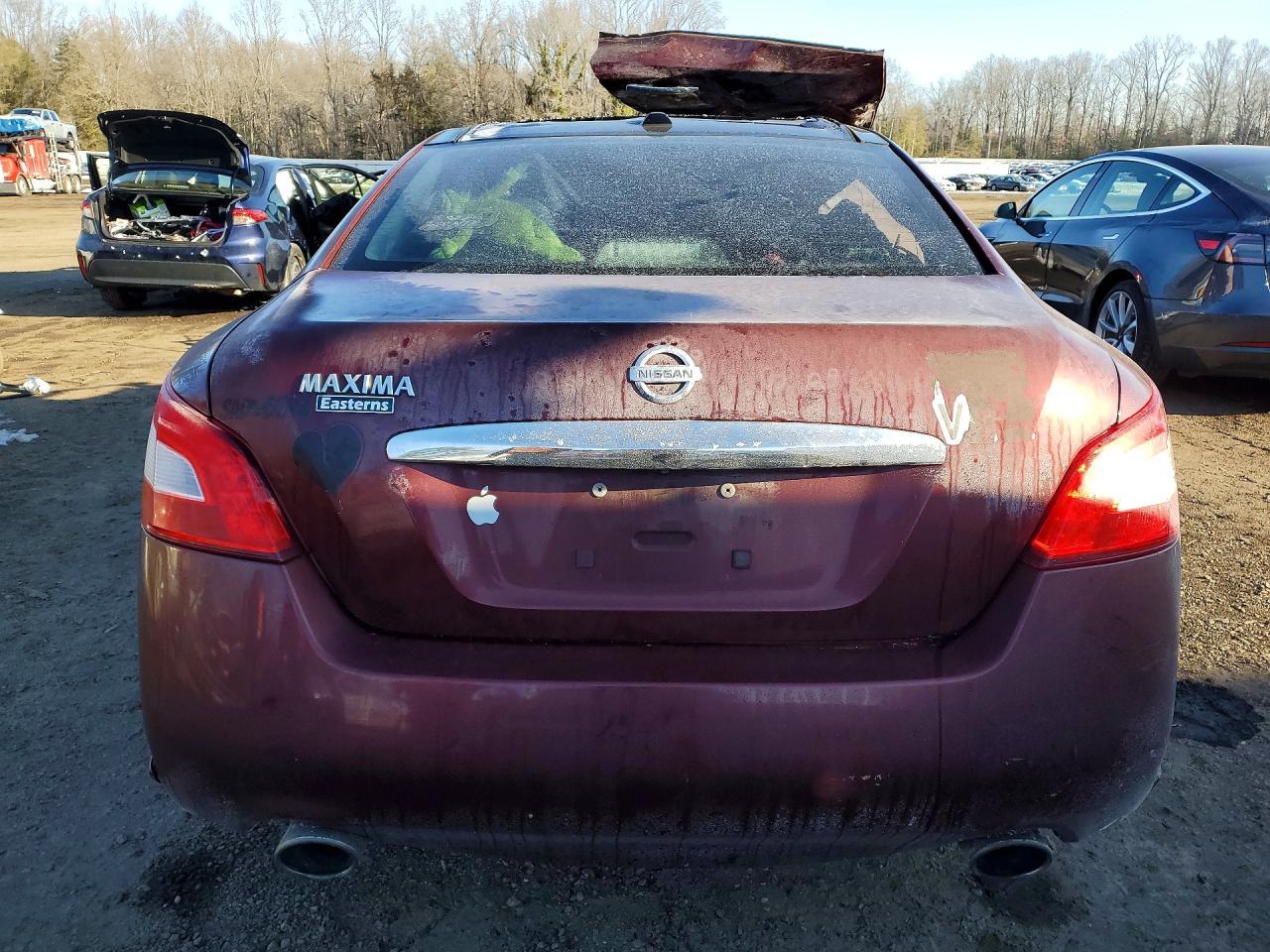 2011 NISSAN Maxima