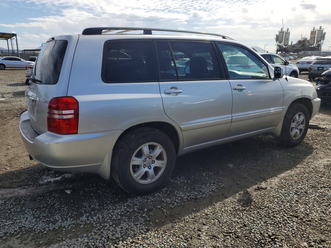 2002 TOYOTA HIGHLANDER