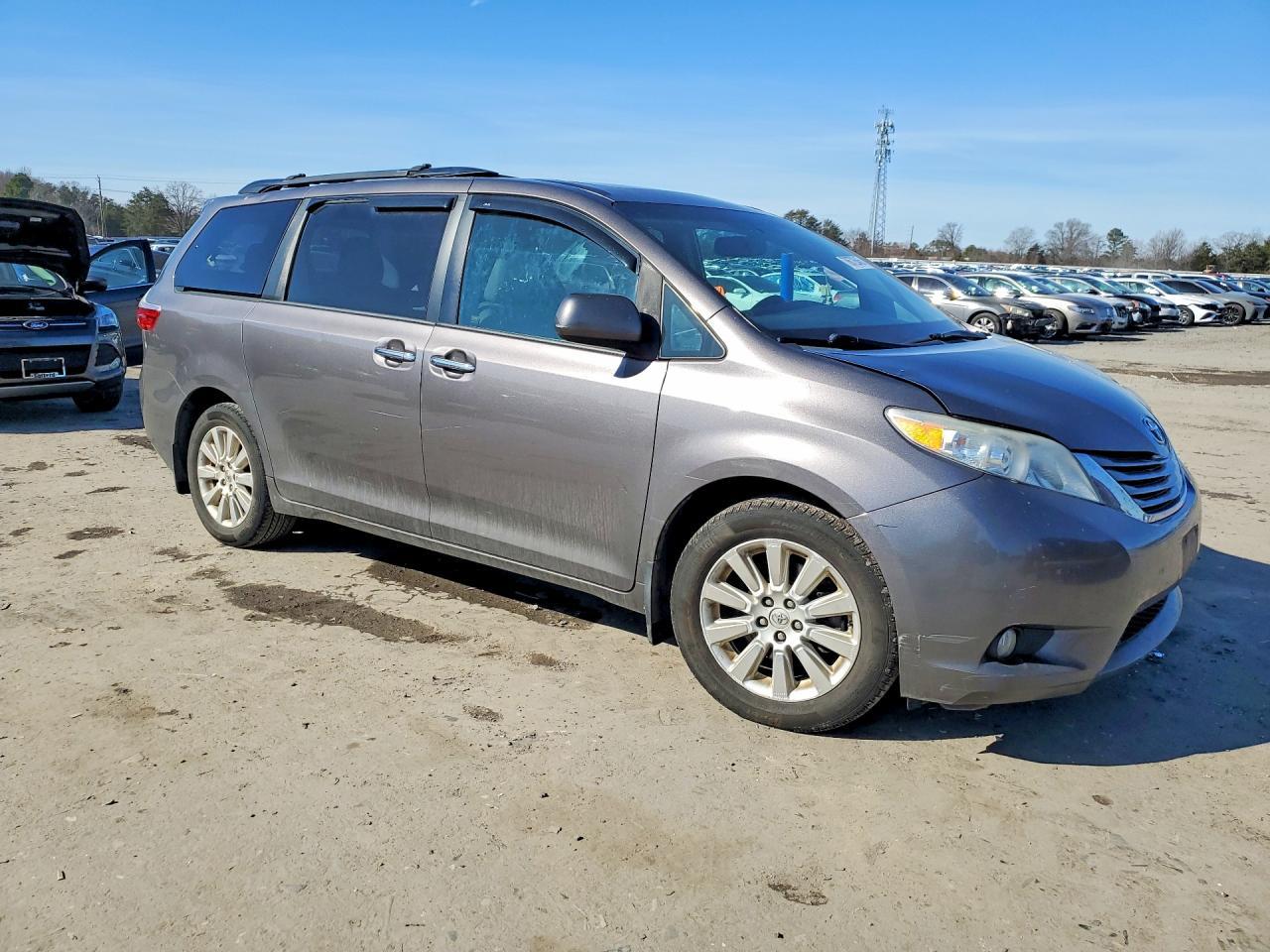 2015 TOYOTA SIENNA