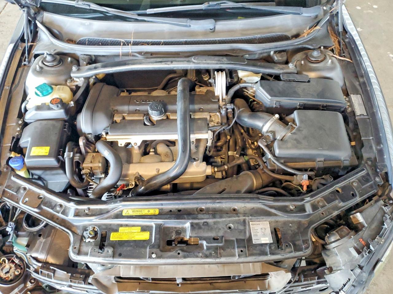 2004 VOLVO S60