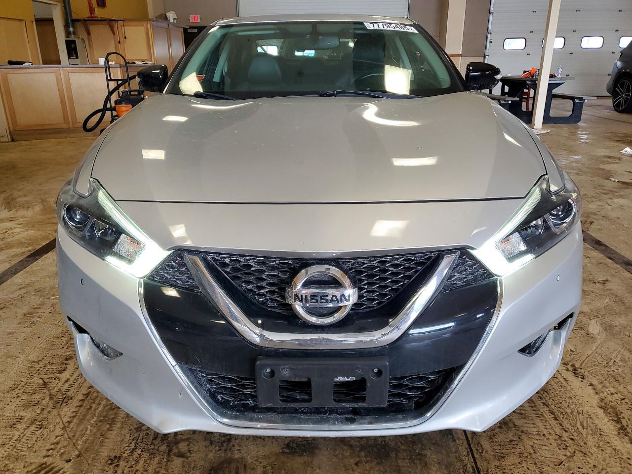 2018 NISSAN Maxima