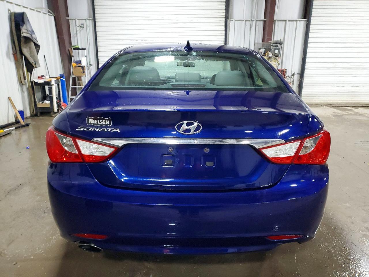 2011 HYUNDAI SONATA