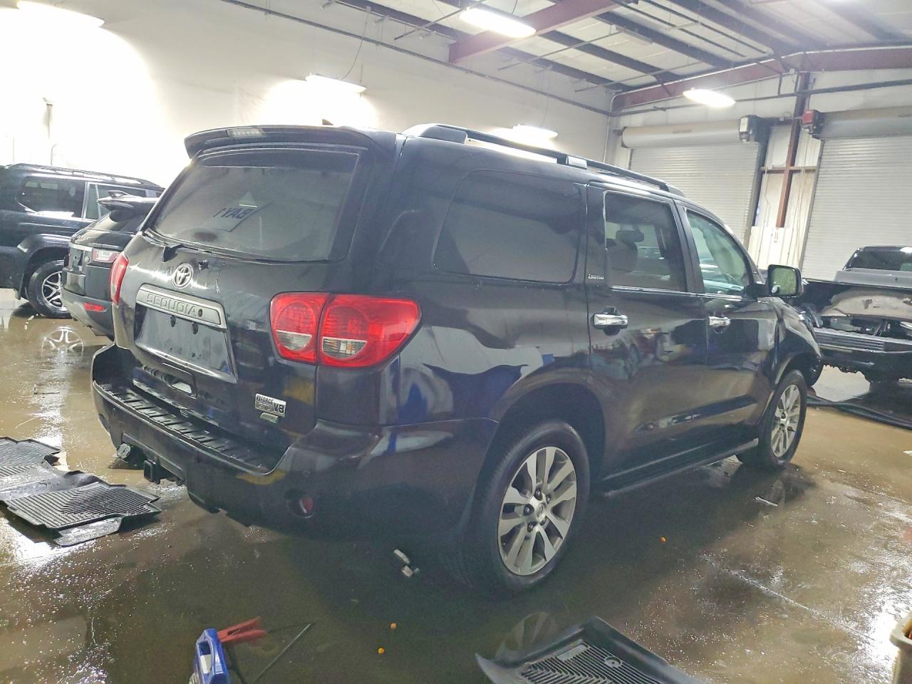 2014 TOYOTA Sequoia
