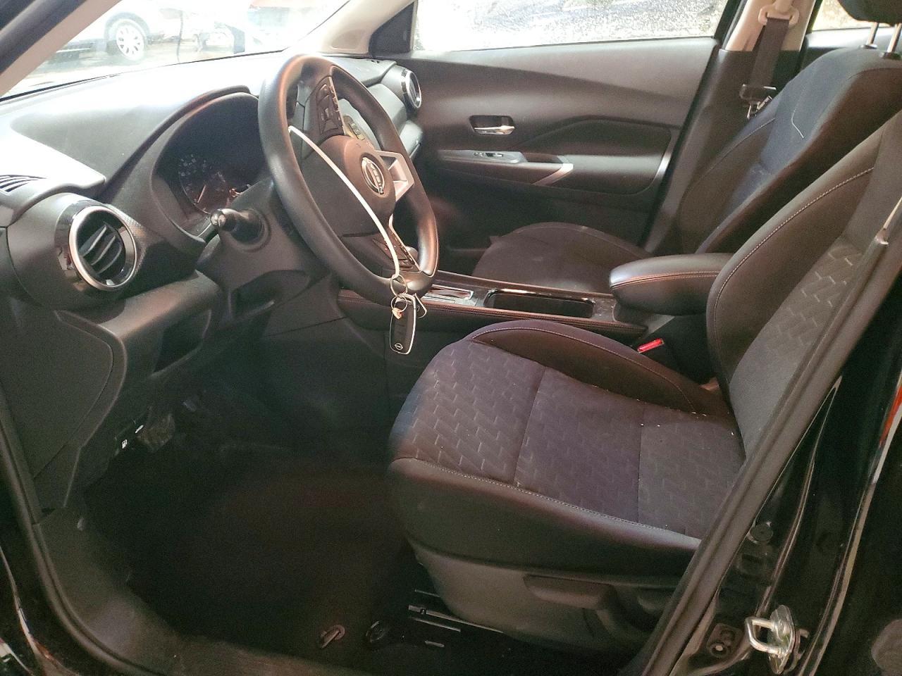 2023 NISSAN KICKS