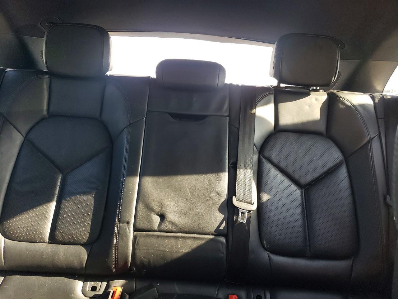 2015 PORSCHE Macan