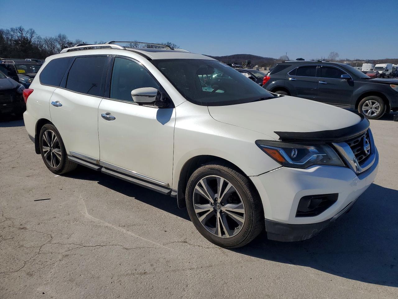 2017 NISSAN PATHFINDER