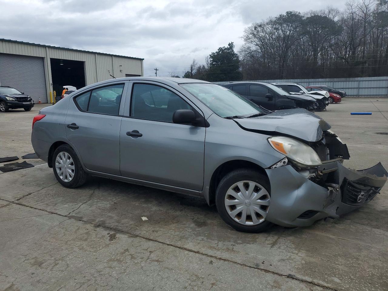 2014 NISSAN VERSA